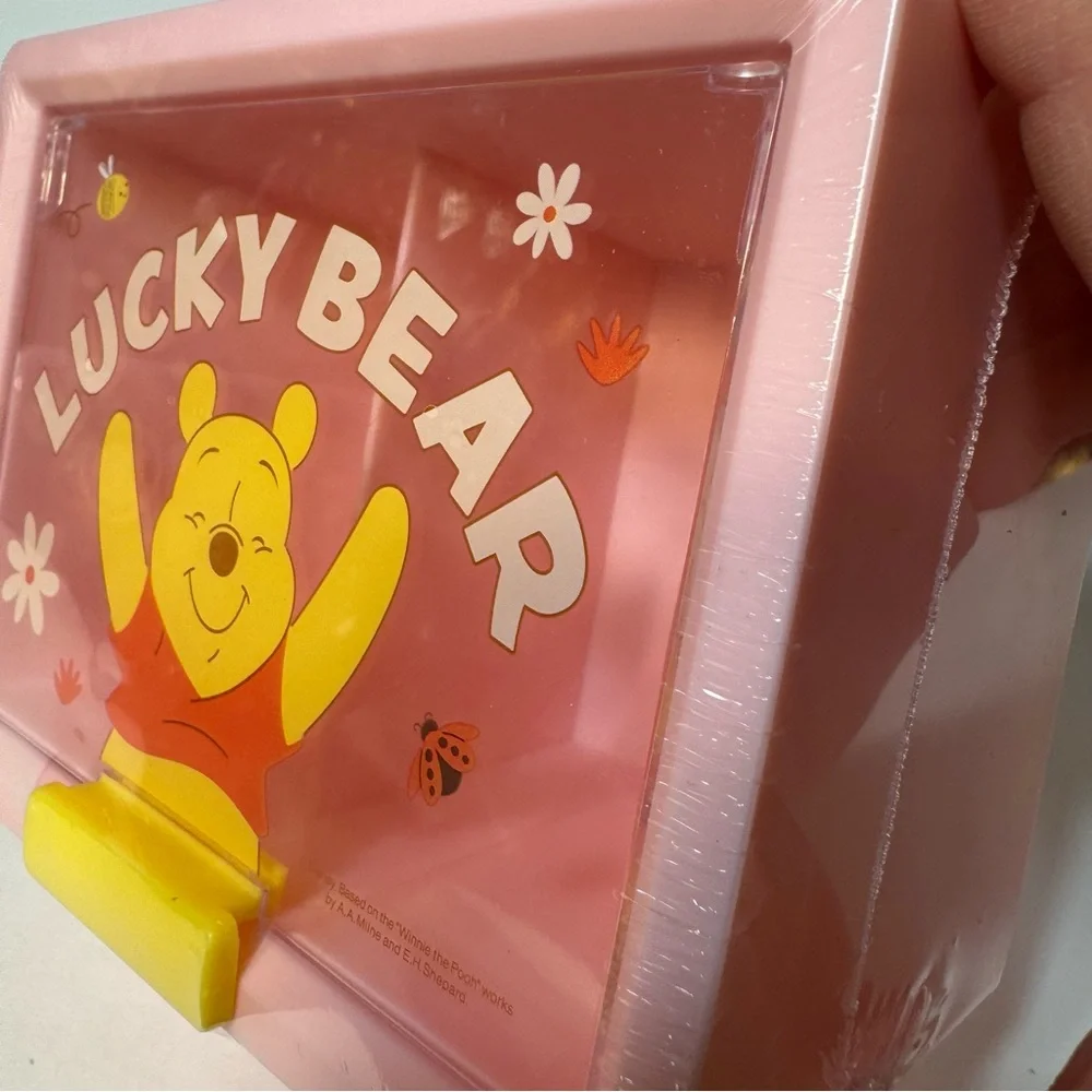 NWT. Disney Winnie the Pooh Collection Dustproof Makeup plastic box